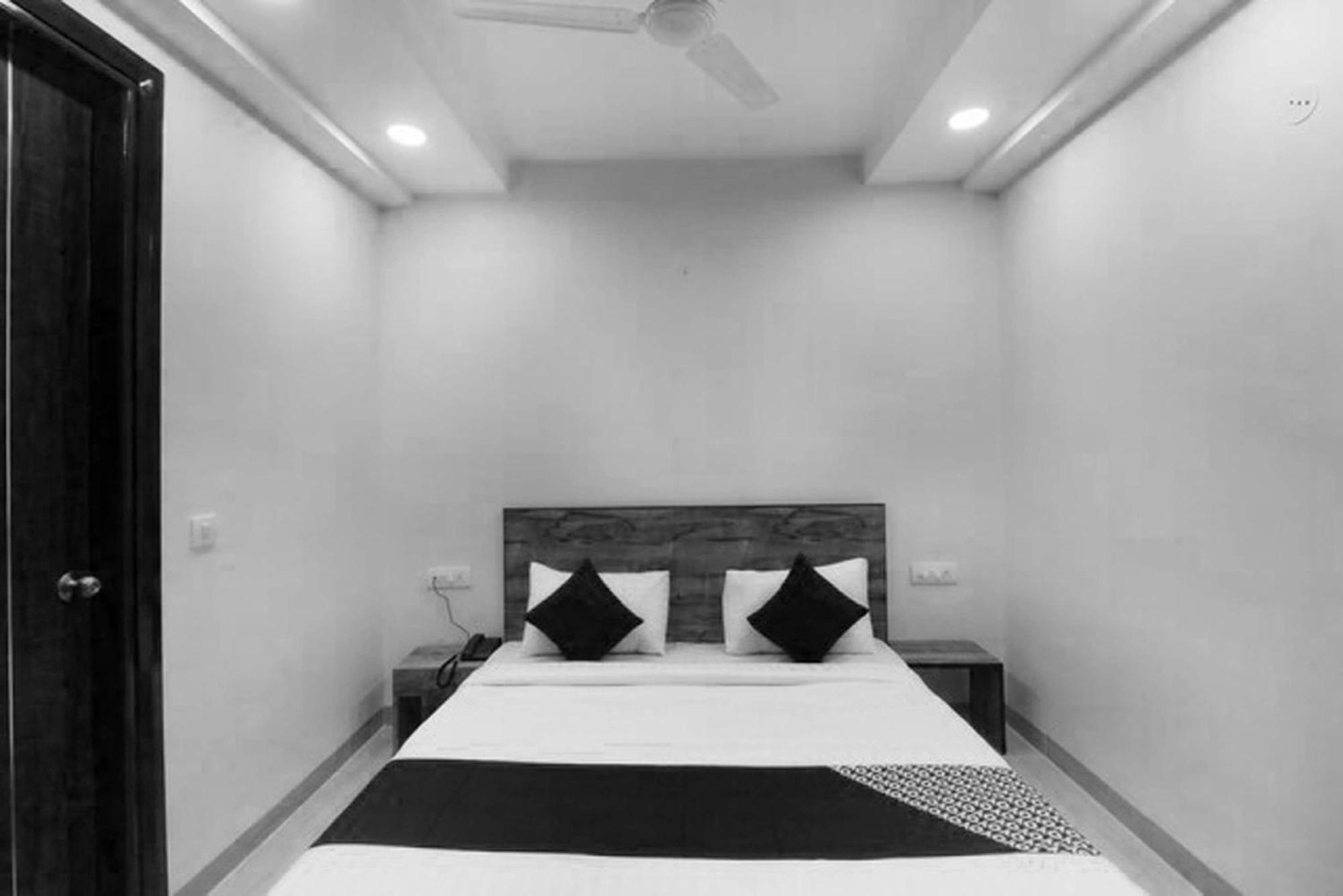 Super Hotel O Comfort Residency Near Artemis Hospital Γκουργκάον Εξωτερικό φωτογραφία