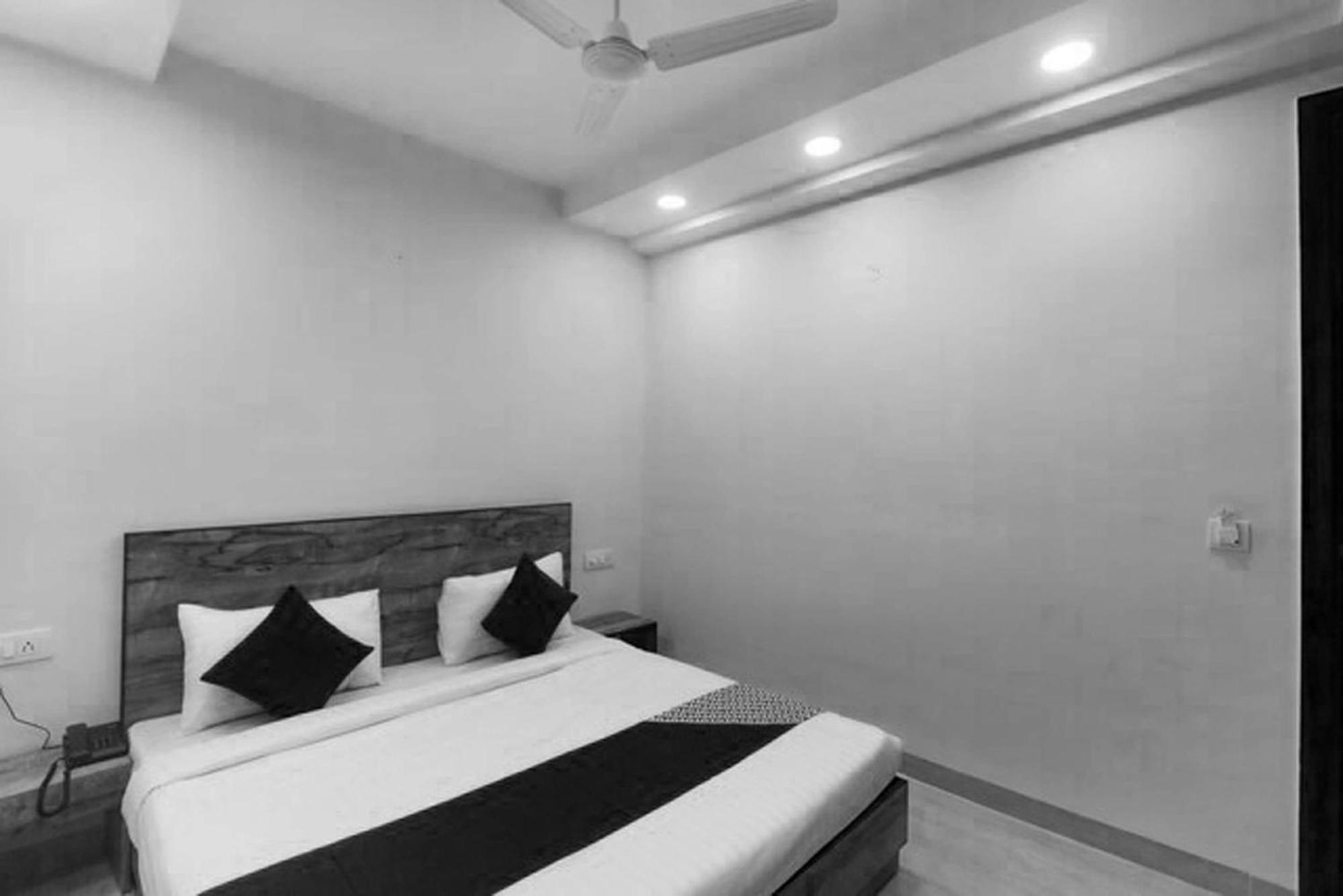 Super Hotel O Comfort Residency Near Artemis Hospital Γκουργκάον Εξωτερικό φωτογραφία