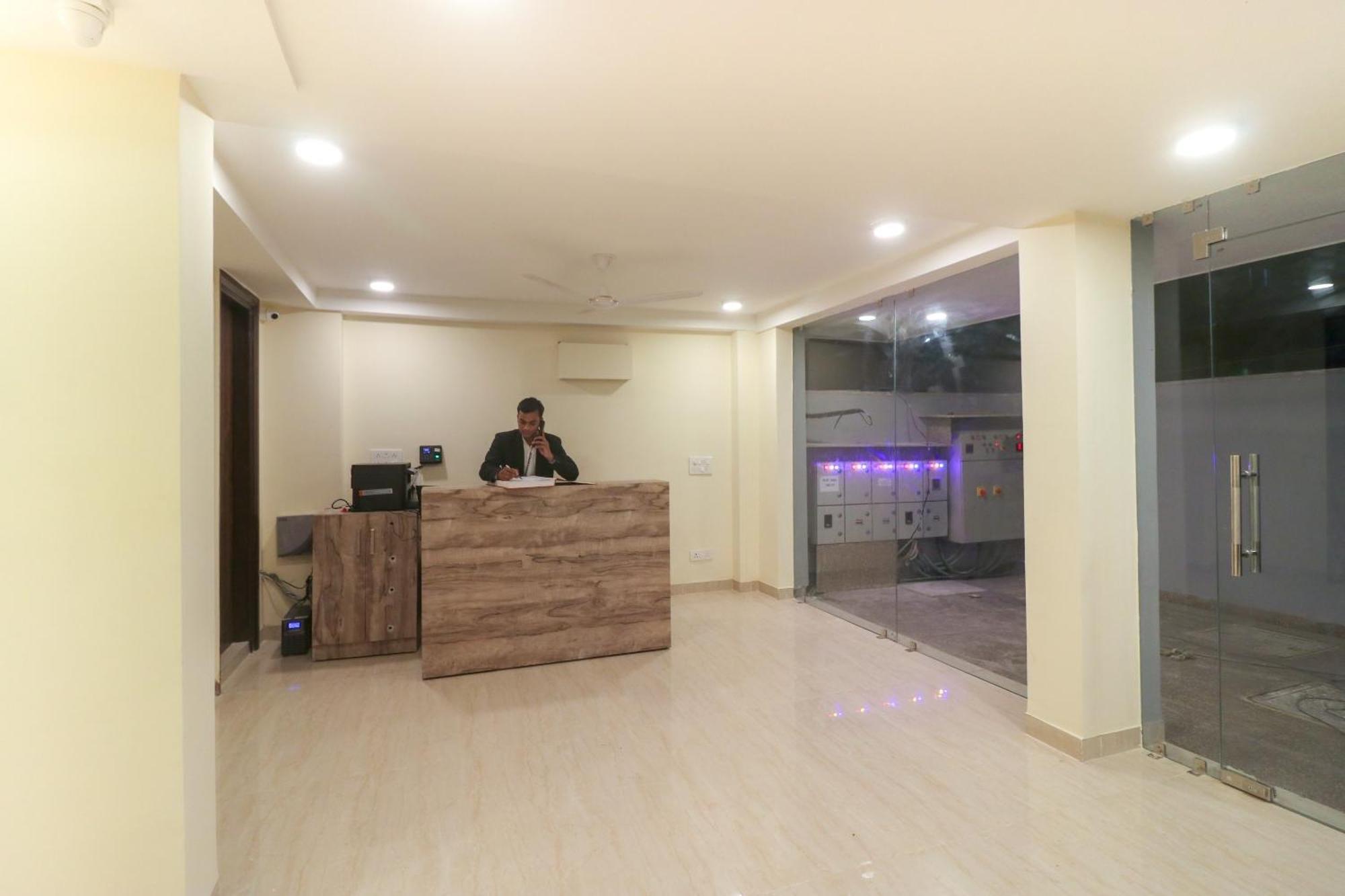 Super Hotel O Comfort Residency Near Artemis Hospital Γκουργκάον Εξωτερικό φωτογραφία