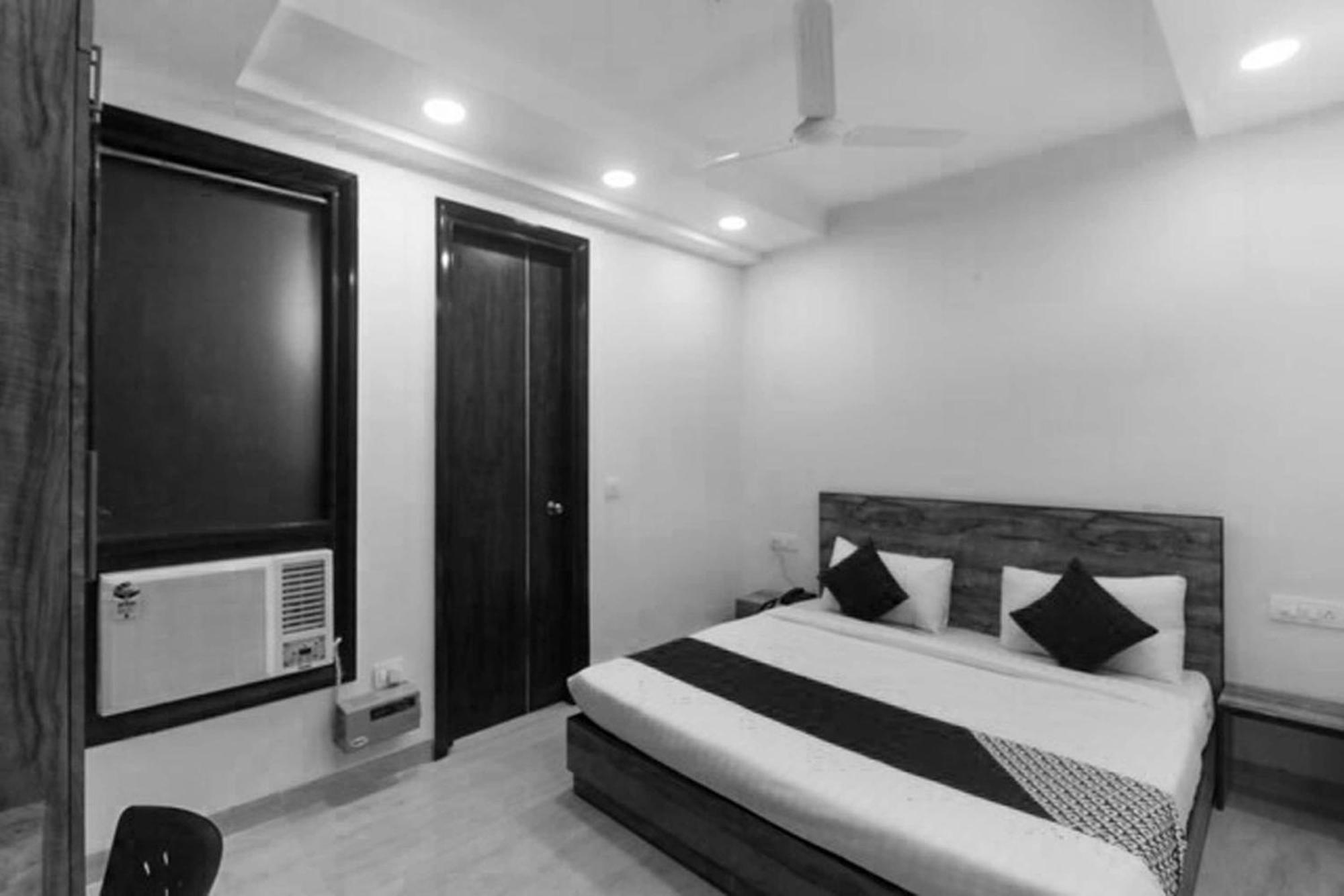 Super Hotel O Comfort Residency Near Artemis Hospital Γκουργκάον Εξωτερικό φωτογραφία