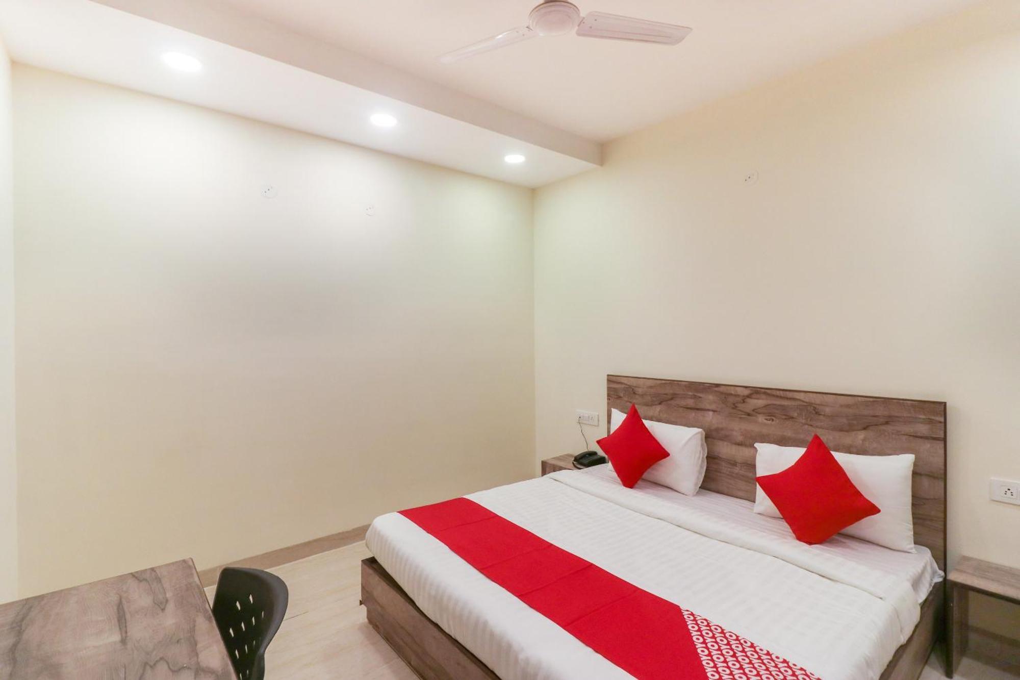 Super Hotel O Comfort Residency Near Artemis Hospital Γκουργκάον Εξωτερικό φωτογραφία