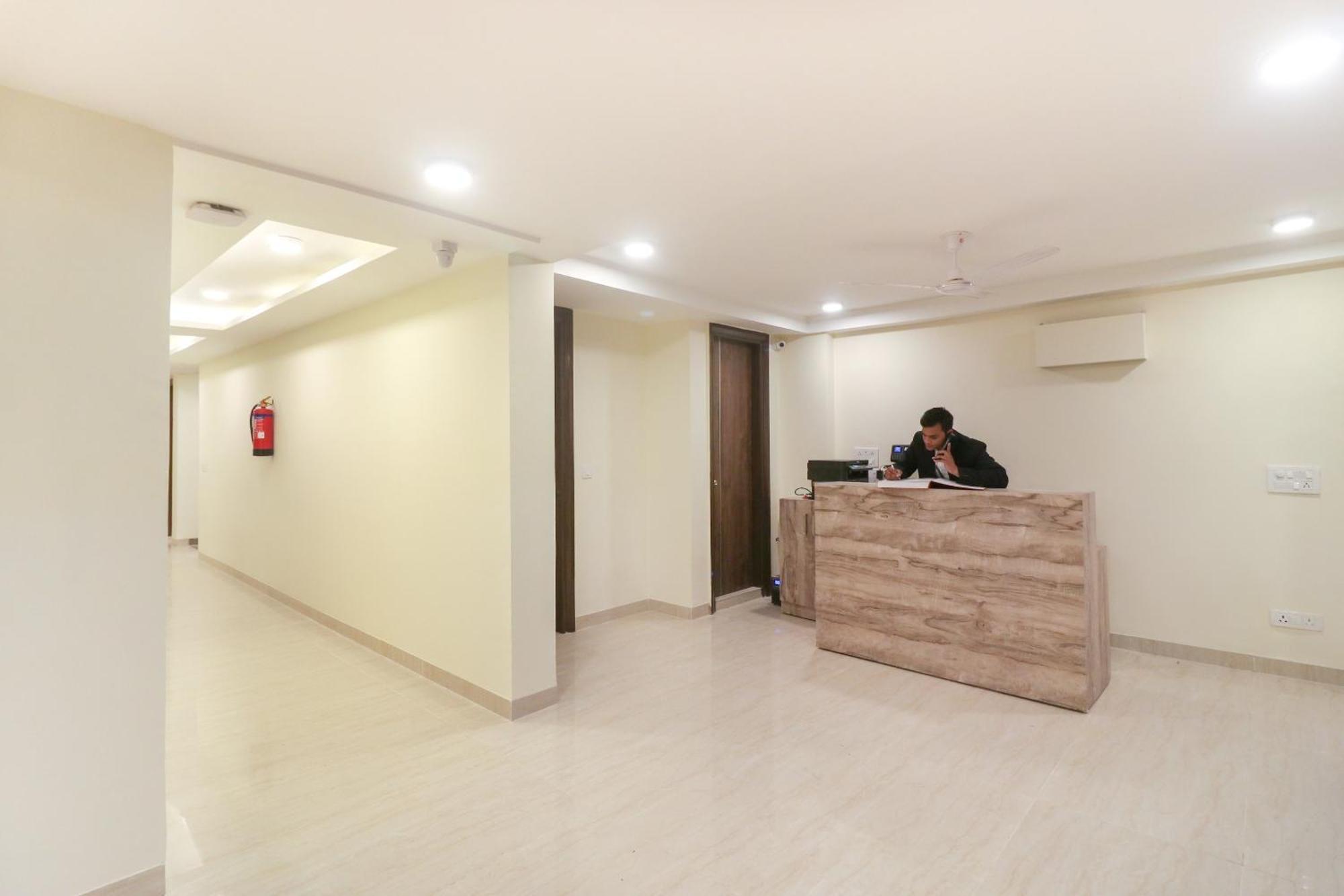 Super Hotel O Comfort Residency Near Artemis Hospital Γκουργκάον Εξωτερικό φωτογραφία
