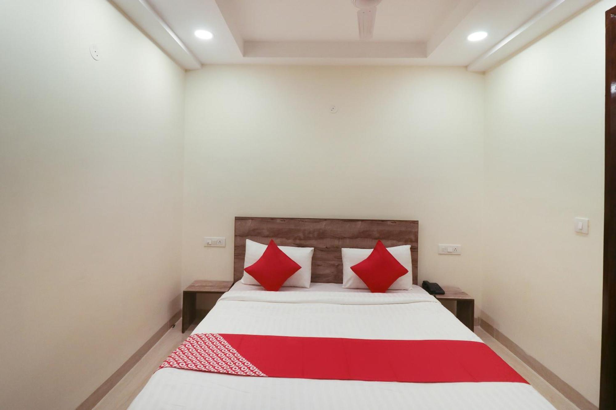 Super Hotel O Comfort Residency Near Artemis Hospital Γκουργκάον Εξωτερικό φωτογραφία