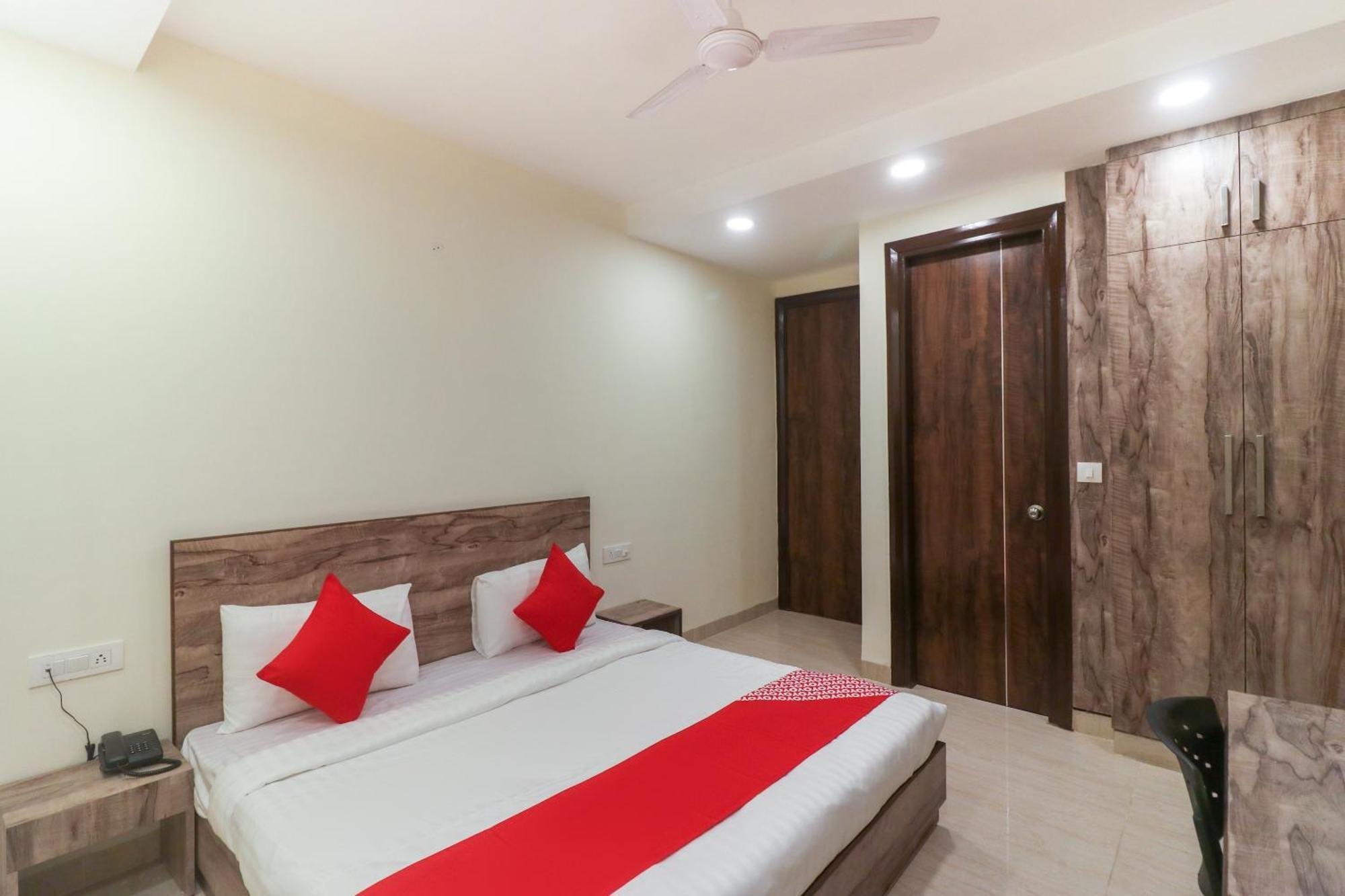 Super Hotel O Comfort Residency Near Artemis Hospital Γκουργκάον Εξωτερικό φωτογραφία