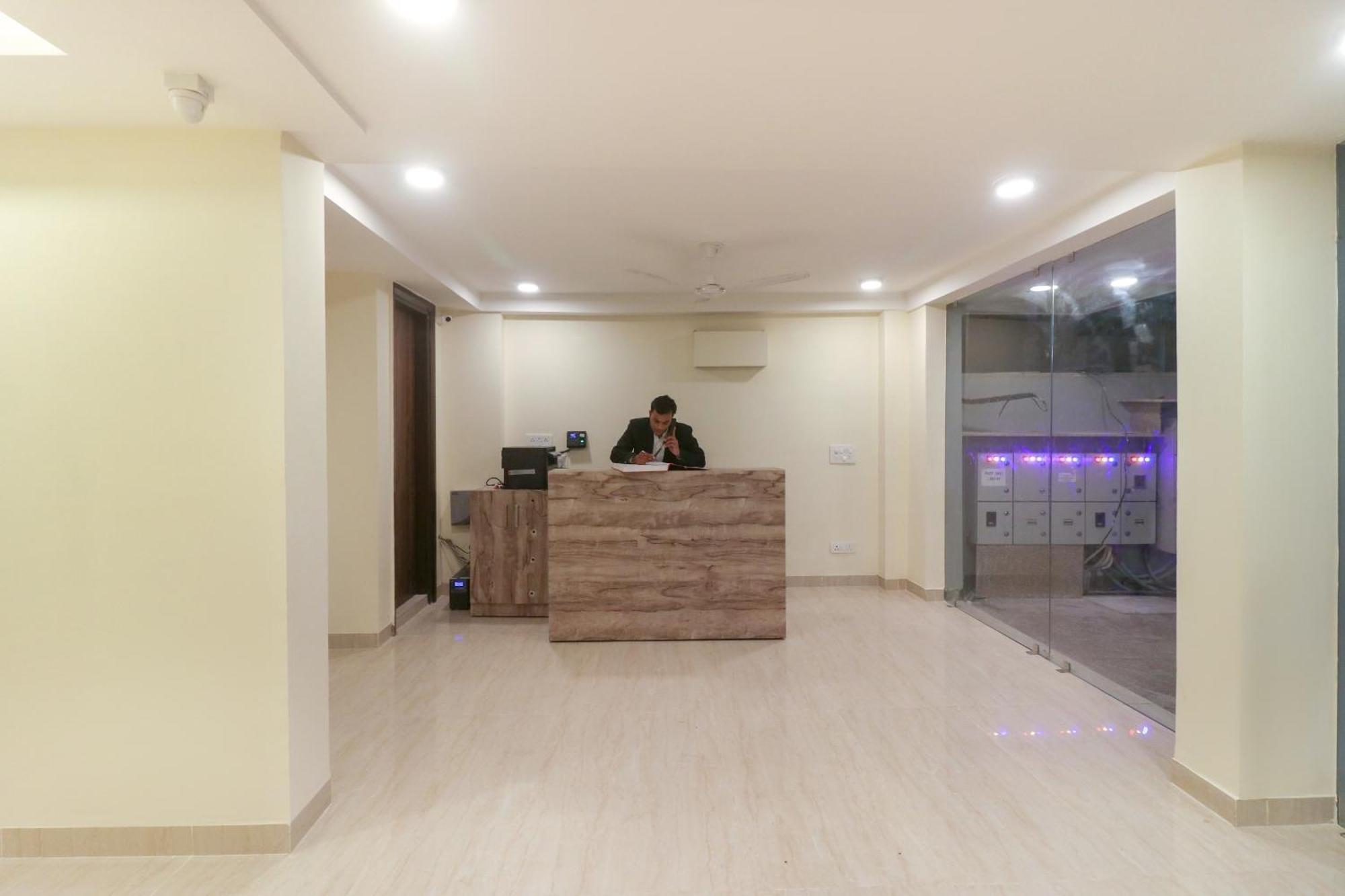 Super Hotel O Comfort Residency Near Artemis Hospital Γκουργκάον Εξωτερικό φωτογραφία